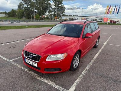 Röd Begagnad 2011 Volvo V70 Kinetic Kombi | 79 900 kr (Marknadspris)