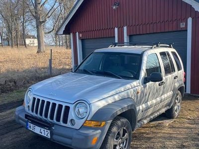 Begagnad Jeep Cherokee 204 HK (150 kW) 2005 SUV