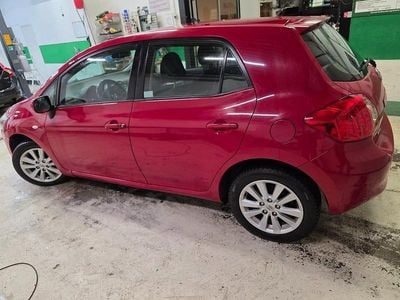 Röd Begagnad 2007 Toyota Auris Halvkombi | 39 900 kr (Bra pris)