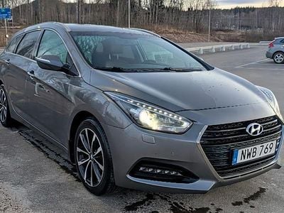 Gråmetallic Begagnad 2016 Hyundai i40 Kombi | 118 000 kr (Marknadspris)