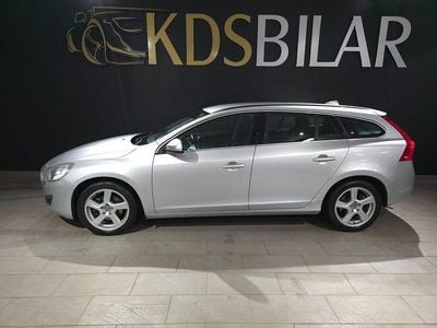 Grå Begagnad 2012 Volvo V60 Momentum Kombi | 79 900 kr (Marknadspris)