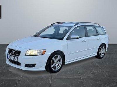 Begagnad Volvo V50 R-Design Momentum 136 HK (100 kW) 2008 Vit Kombi