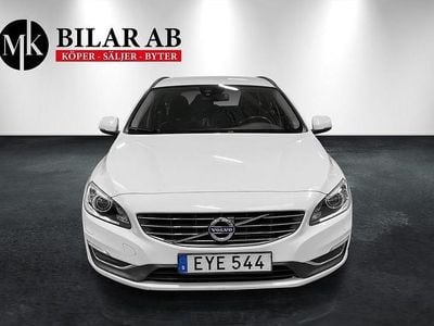 Vit Begagnad 2015 Volvo V60 Momentum Kombi | 164 900 kr (Marknadspris)