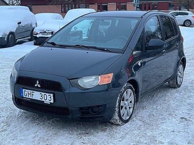 Grå Begagnad 2009 Mitsubishi Colt Halvkombi | 24 900 kr (Marknadspris)