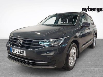 Grå Begagnad 2022 VW Tiguan SUV | 229 000 kr (Bra pris)