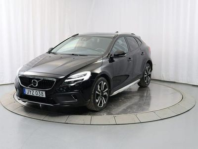 Onyx svart metallic Begagnad 2017 Volvo V40 Business Edition Halvkombi | 200 000 kr (Dyr)