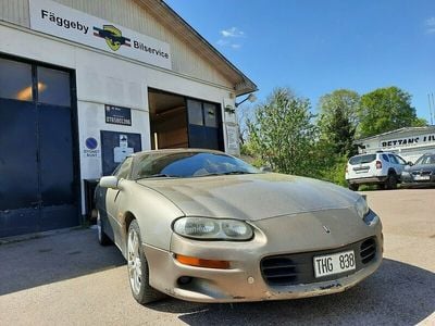 Begagnad Chevrolet Camaro 193 HK (141 kW) 1999 Grå
