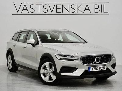 Vit Begagnad 2019 Volvo V60 CC Kombi | 234 000 kr (Bra pris)