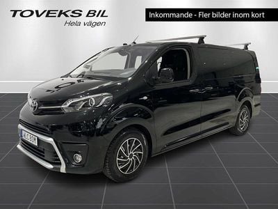 Svart Begagnad 2022 Toyota Proace Minibuss | 299 900 kr (Marknadspris)
