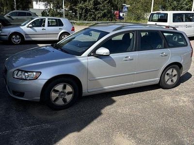 Grå Begagnad 2011 Volvo V50 Kombi | 37 000 kr (Marknadspris)