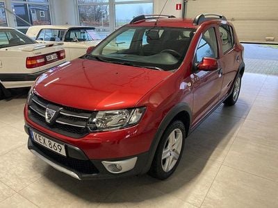 Röd Begagnad 2015 Dacia Sandero Stepway SUV | 99 500 kr (Lite dyr)