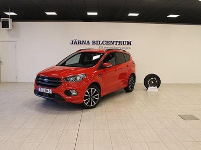 Röd Begagnad 2017 Ford Kuga ST-Line SUV | 229 600 kr (Dyr)