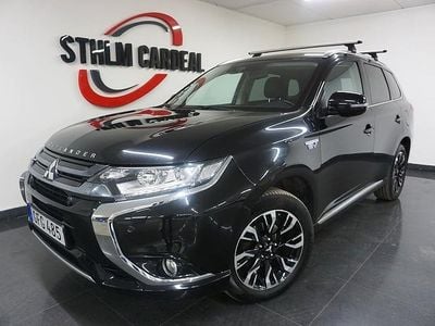 Begagnad Mitsubishi Outlander P-HEV 121 HK (88 kW) 2017 Svart SUV