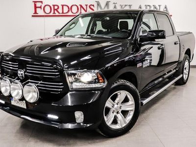 begagnad Dodge Ram Crew Cab SPORT 5.7 V8 1-ÄGARE HEMI DRAG NAVI KAMERA 4x4