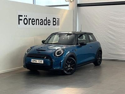 Blå Begagnad 2022 Mini Cooper SE Essential Halvkombi | 209 000 kr (Marknadspris)