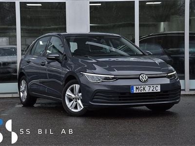 Grå Begagnad 2020 VW Golf VIII Halvkombi | 237 900 kr (Marknadspris)