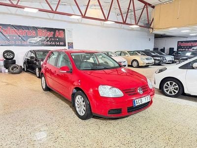 Begagnad VW Golf V Sportline 140 HK (102 kW) 2006 Röd Halvkombi
