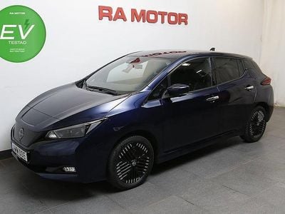 Mörkblå Begagnad 2022 Nissan Leaf 360º Halvkombi | 269 900 kr (Dyr)