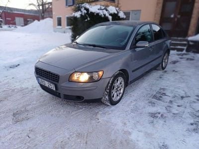 Grå Begagnad 2004 Volvo S40 Sedan | 24 900 kr (Bra pris)
