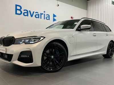 begagnad BMW 330e xDrive Touring M-Sport Panorama Connected Drag Värmare