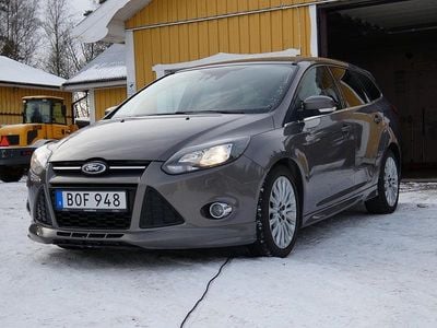 Begagnad Ford Focus Titanium 101 HK (74 kW) 2014 Brun Kombi