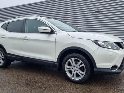 Begagnad Nissan Qashqai 110 HK (80 kW) 2016 Pärlemovit SUV