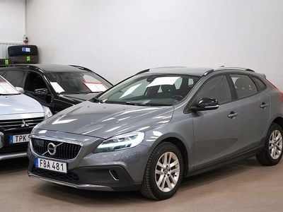 Gråmetallic Begagnad 2019 Volvo V40 CC Kombi | 189 900 kr (Marknadspris)
