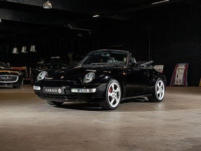 Begagnad Porsche 911 Carrera 286 HK (210 kW) 1997 Svart Cab