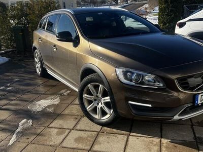 begagnad Volvo V60 CC D4 AWD Geartronic Summum Euro 6