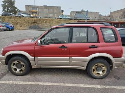 begagnad Suzuki Grand Vitara 5-dörrar 2.5 V6 4WD