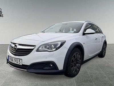 Vit Begagnad 2015 Opel Insignia Country Tourer Kombi | 108 800 kr