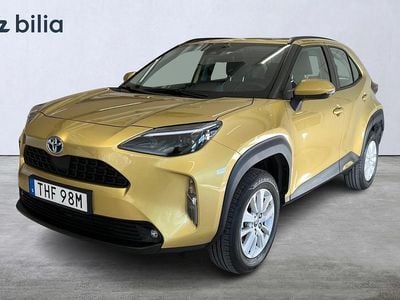 Begagnad Toyota Yaris Hybrid Active 117 HK (86 kW) 2023 Gul