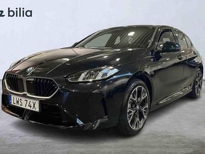 Svart Begagnad 2026 BMW 120 Halvkombi | 414 900 kr