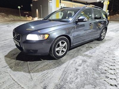 Grå Begagnad 2011 Volvo V50 Kombi | 35 000 kr (Marknadspris)