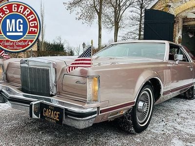 Begagnad Lincoln Continental 208 HK (152 kW) 1978 Light red moondust metallic