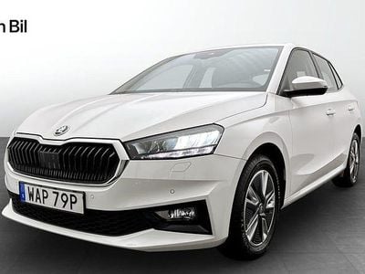 Vit Begagnad 2023 Skoda Fabia Comfort Halvkombi | 203 900 kr (Marknadspris)