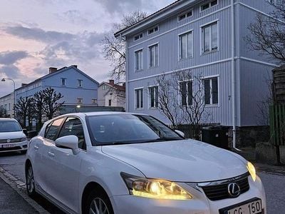 Begagnad 2011 Lexus CT200h Halvkombi | 119 000 kr (Bra pris)