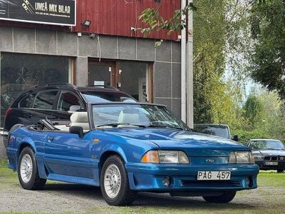 Blå Begagnad 1989 Ford Mustang GT Convertible Cab | 95 000 kr