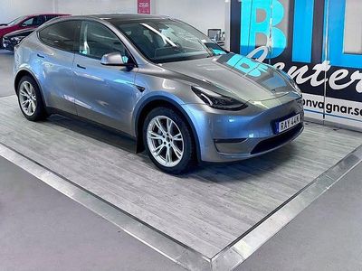 Grå Begagnad 2023 Tesla Model Y Long Range AWD SUV | 429 000 kr (Marknadspris)