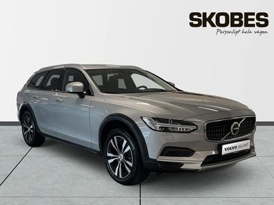 Silver Begagnad 2024 Volvo V90 CC Core Kombi | 459 100 kr (Bra pris)