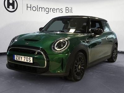 Begagnad Mini Cooper Essential 135 kW (184 HK) 2022 British racing green iv metallic Halvkombi