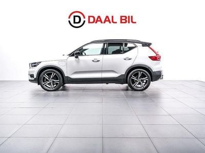 Vit Begagnad 2020 Volvo XC40 R-Design SUV | 299 700 kr (Marknadspris)