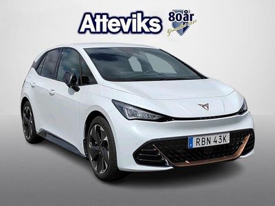 Vit Begagnad 2024 Cupra Born e-Boost Halvkombi | 329 900 kr (Dyr)