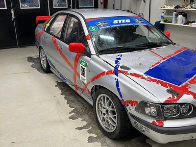 Flerfärgad Begagnad 2000 Volvo S40 Sedan | 75 000 kr