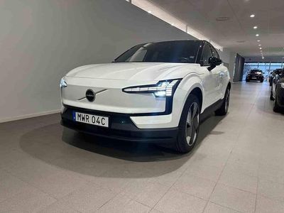 Vit Begagnad 2024 Volvo EX30 Single Motor Extended Range SUV | 349 500 kr (Marknadspris)