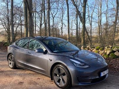 Midnight silver Begagnad 2021 Tesla Model 3 Long Range AWD Sedan | 210 000 kr (Bra pris)