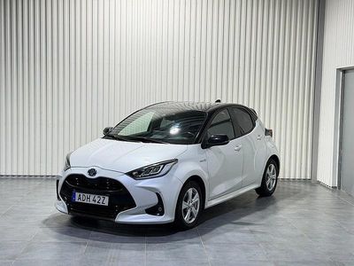 Begagnad Toyota Yaris Hybrid Style 116 HK (85 kW) 2020 Vit Halvkombi