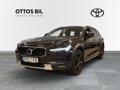 Mörkbrun Begagnad 2017 Volvo V90 CC Inscription Kombi | 329 000 kr (Marknadspris)