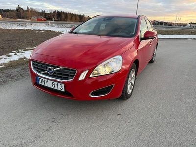 Begagnad Volvo V60 115 HK (84 kW) 2013 Röd Kombi
