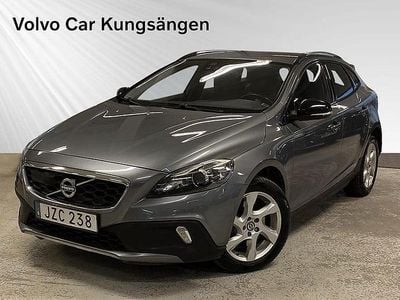 Grå Begagnad 2016 Volvo V40 Business Edition Halvkombi | 119 800 kr (Bra pris)